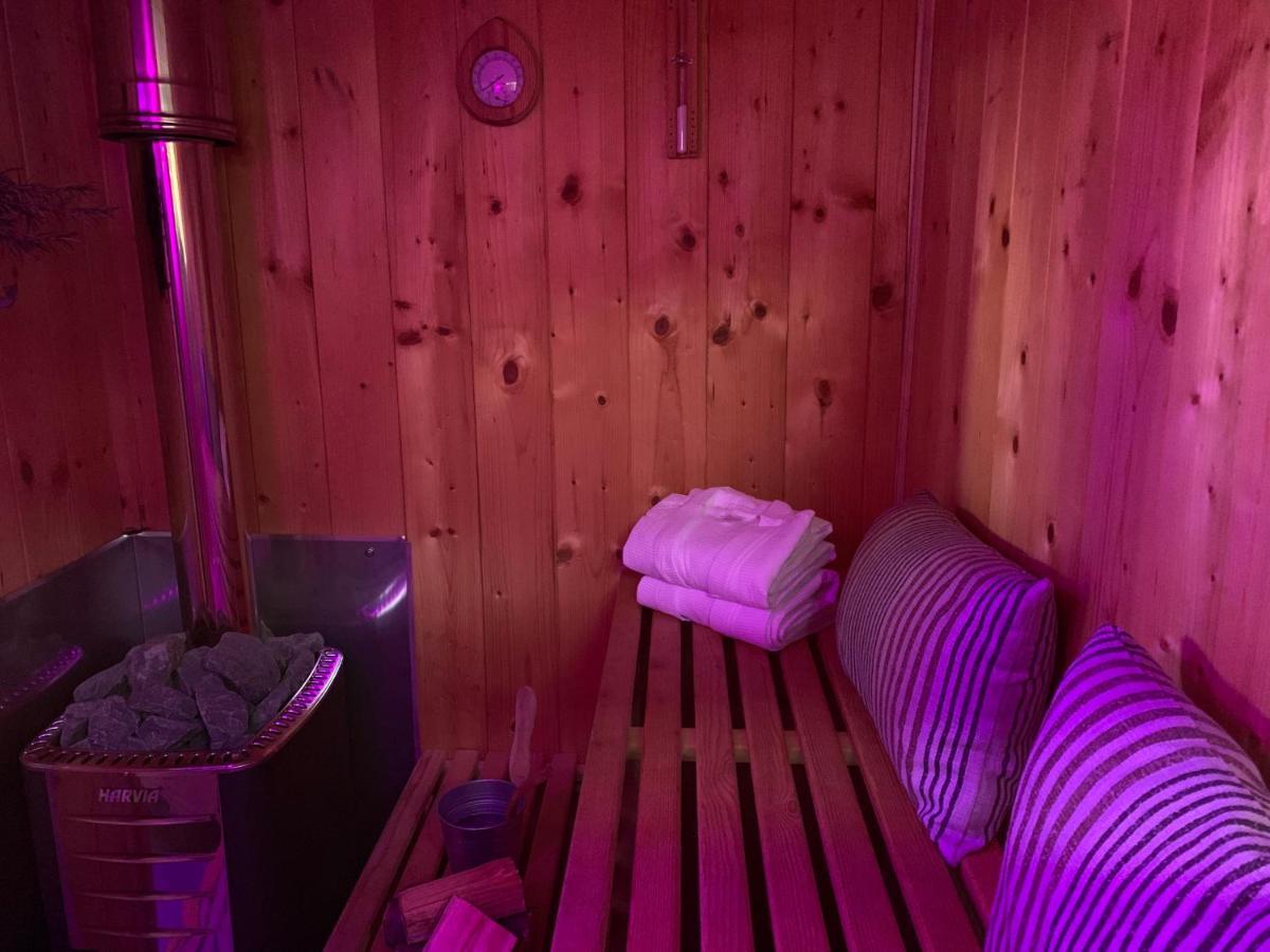 A Casa Di Ale Lago Maggiore Private Outdoor Sauna Angera Exterior foto